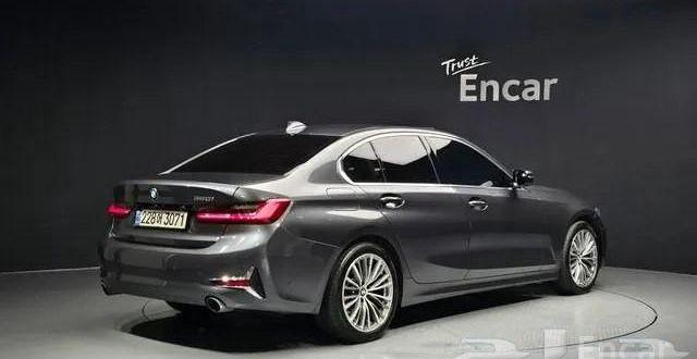 320i - BMW
