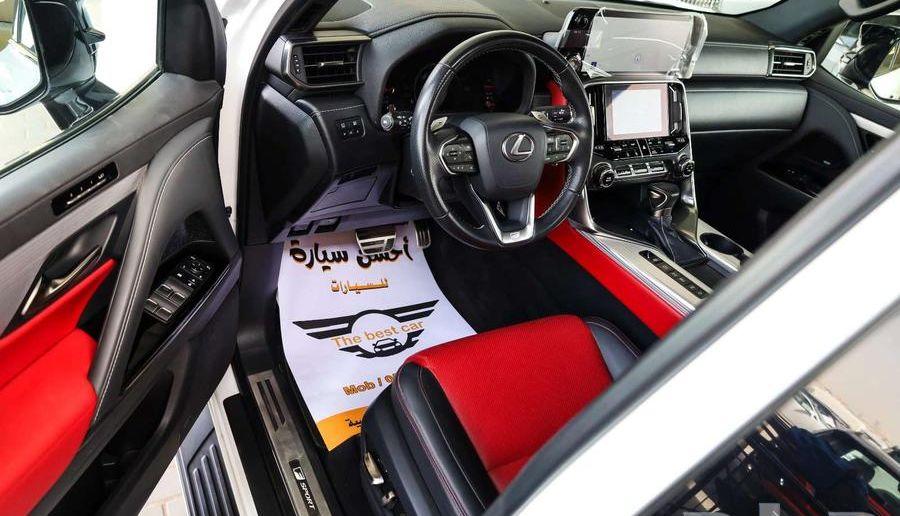 لكزس LX600 جيب
