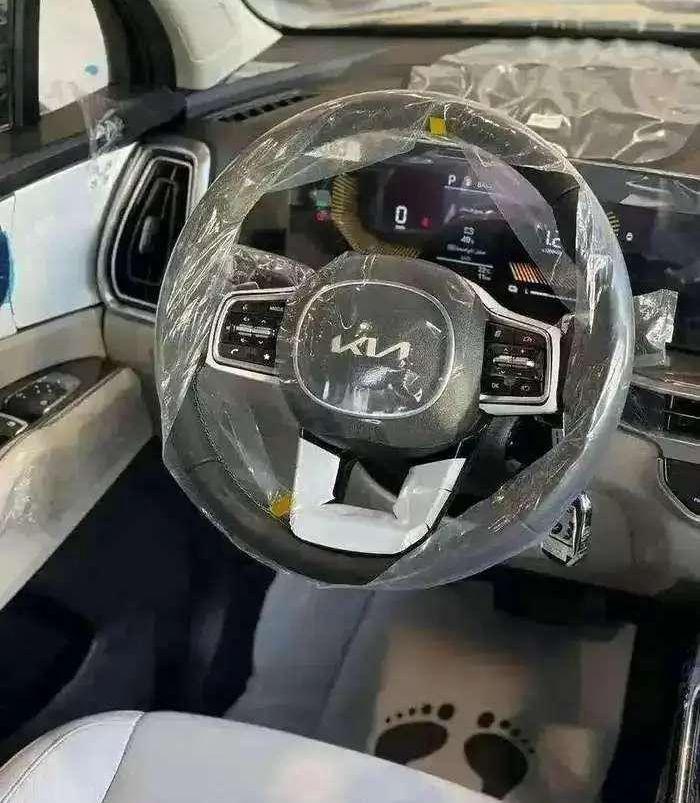 كيا سورنتو 6