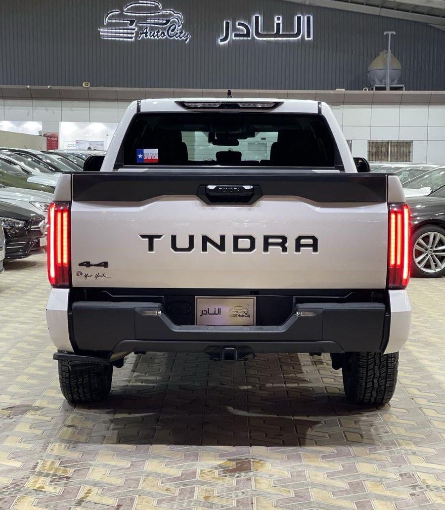 تندرا محرك بنزين