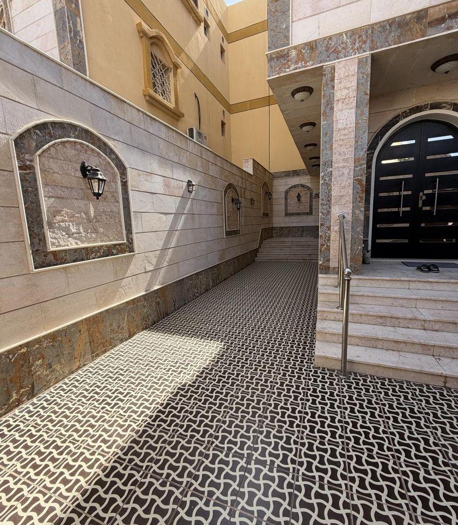 فيلا للإيجار بحي