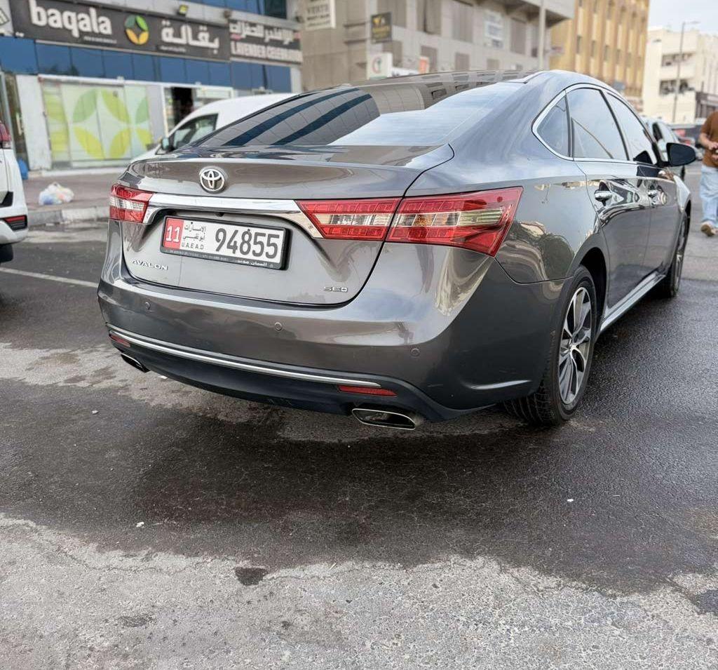 2017 تويوتا افالون