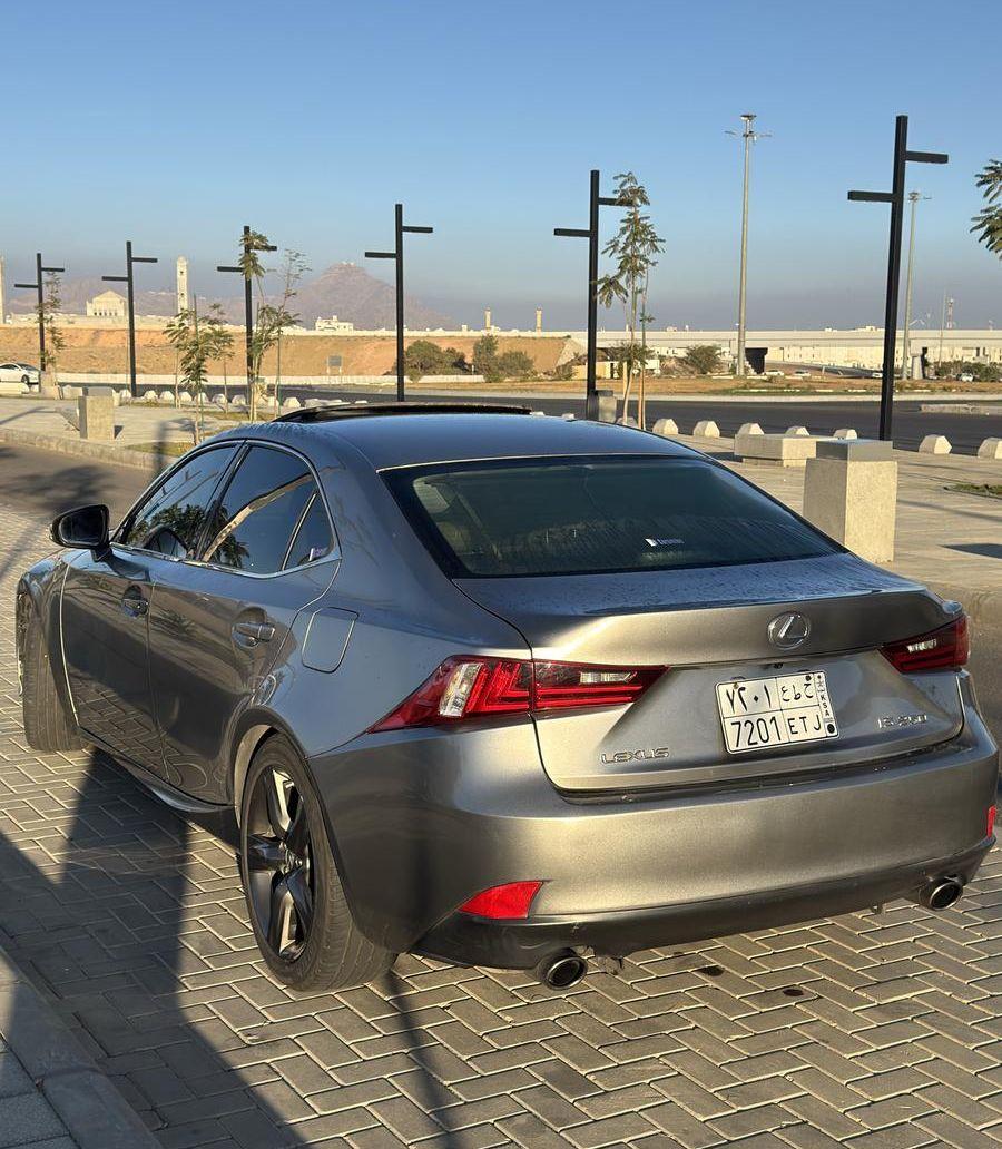 لكزس is250 V6