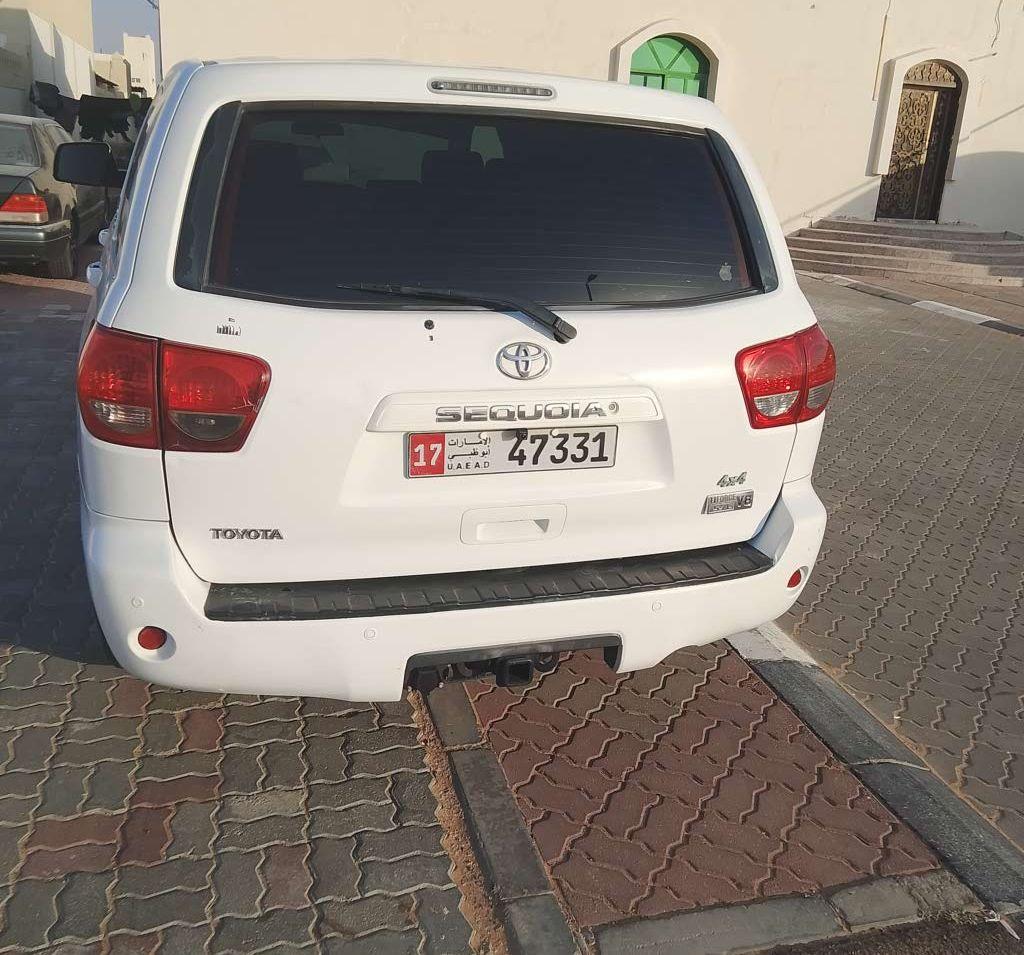 2010 تويوتا سيكويا