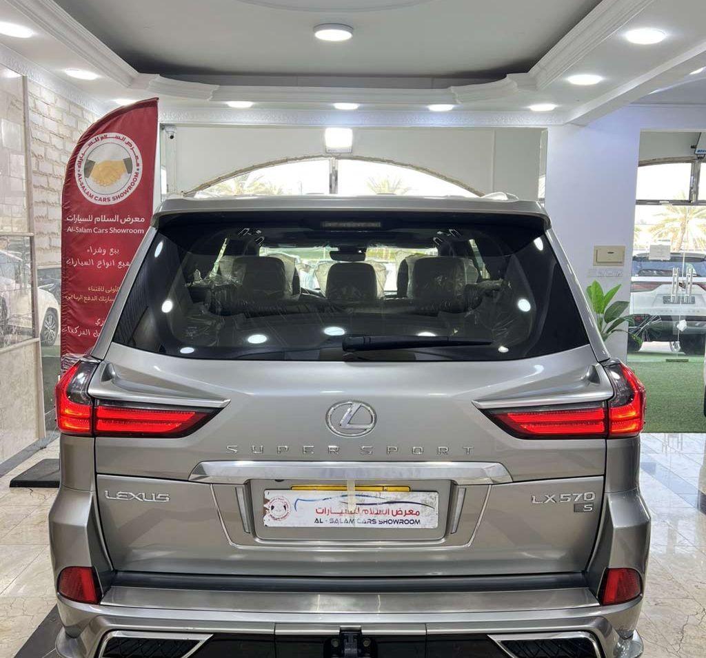 2019 لكزس LX