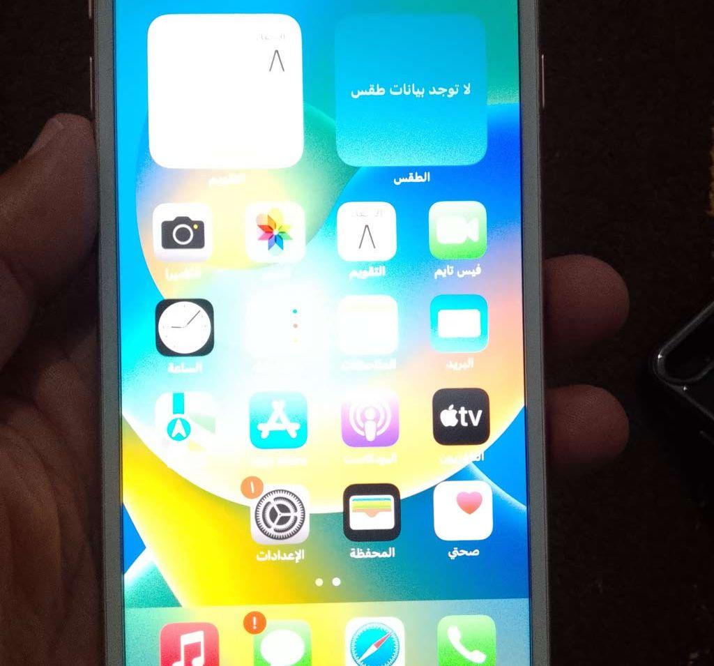 ايفون 8+ بحال