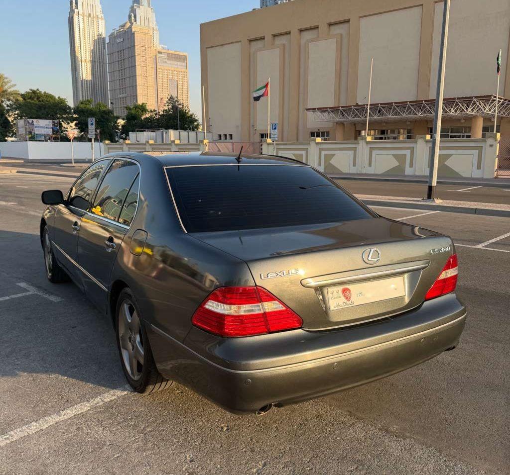 2004 لكزس LS