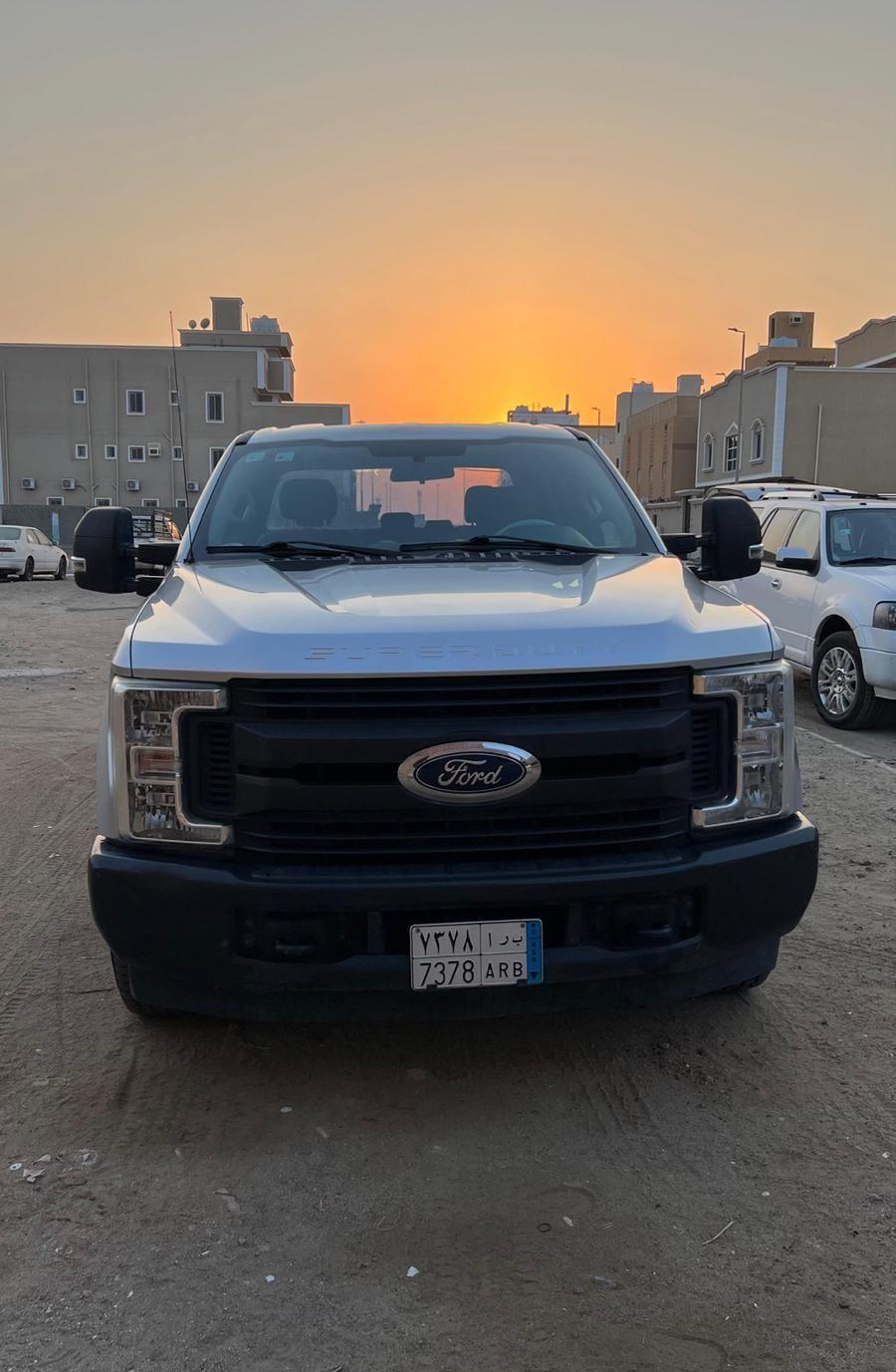 فورد F350 نظيفة