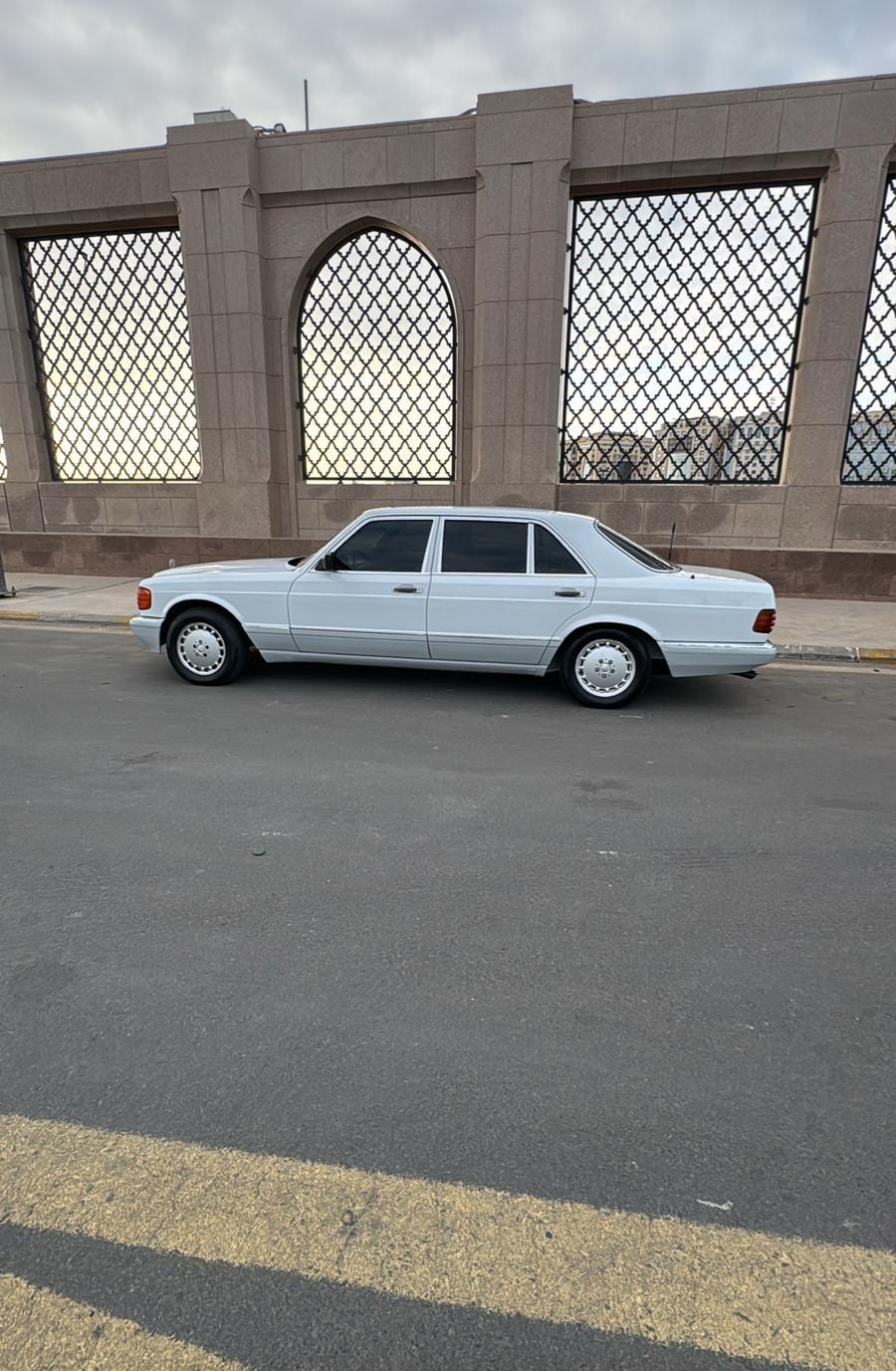 مرسيدس 90 560