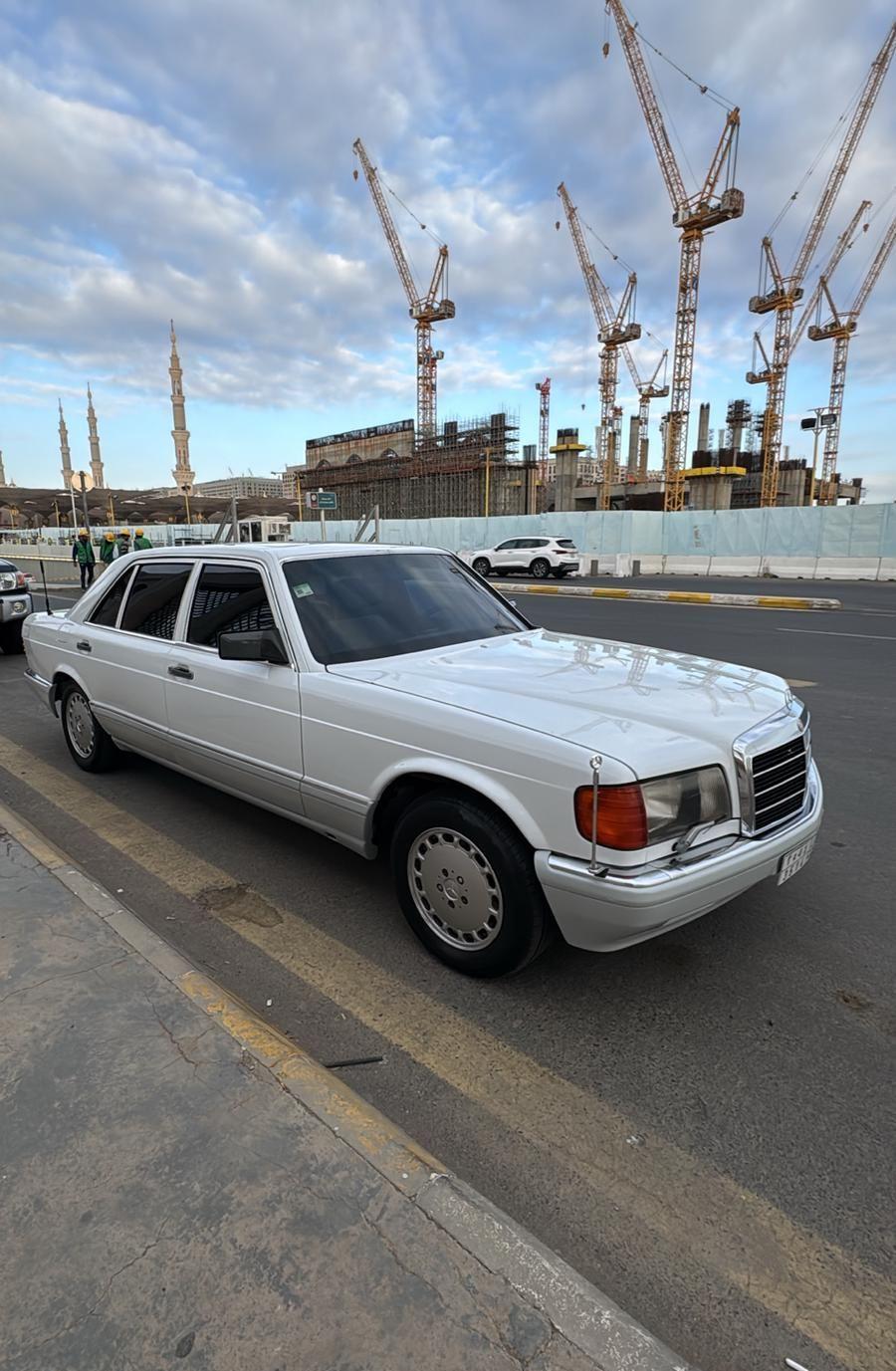 مرسيدس 90 560