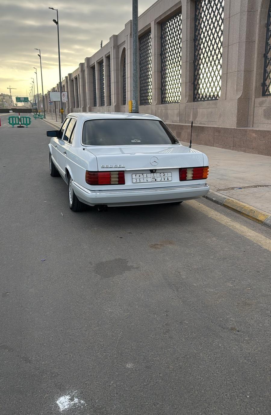 مرسيدس 90 560