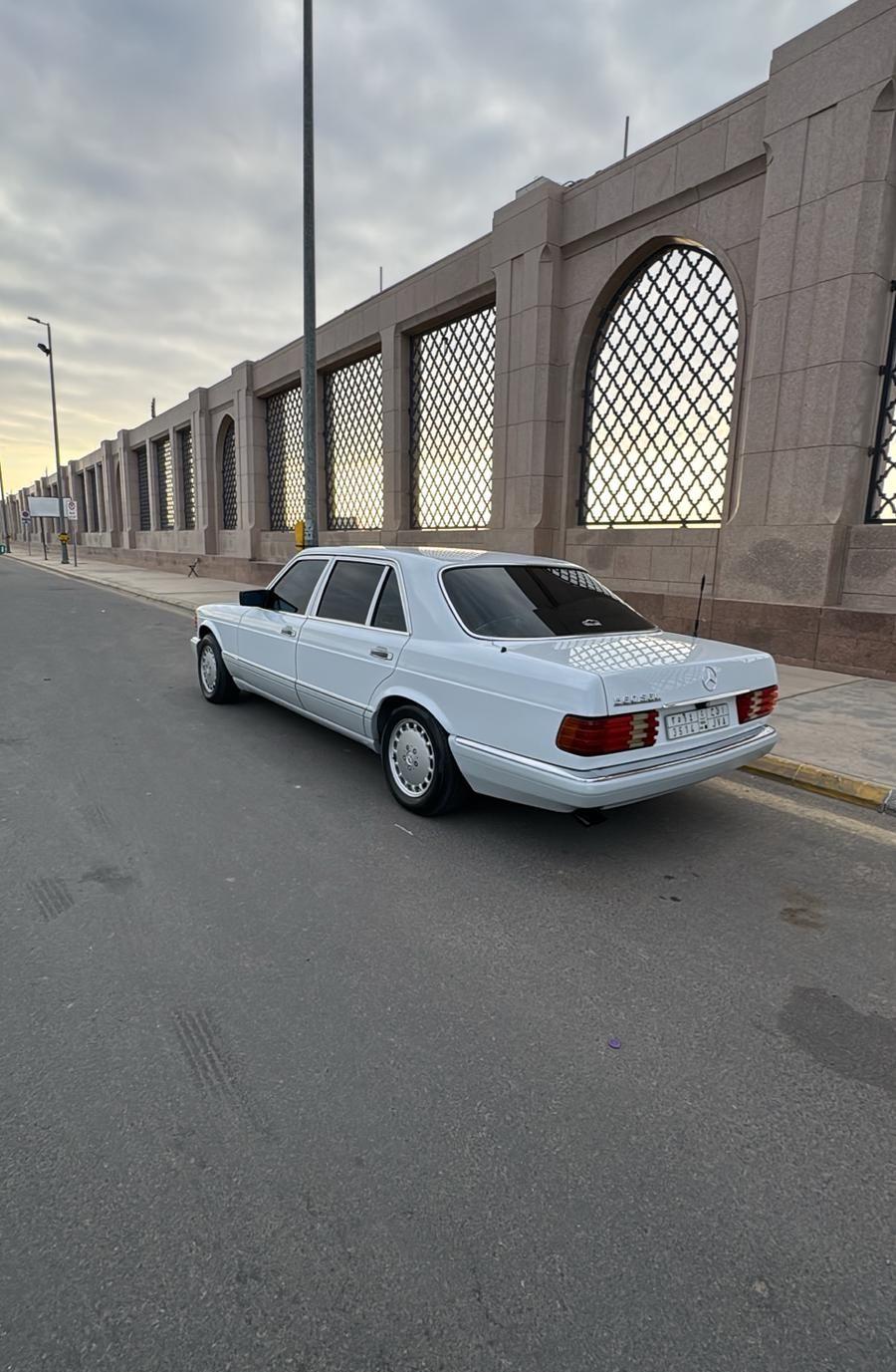 مرسيدس 90 560