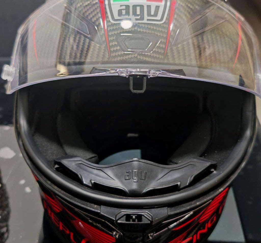 AGV من أي