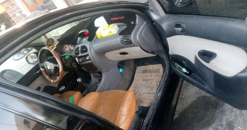 2002, بيجو, 206,