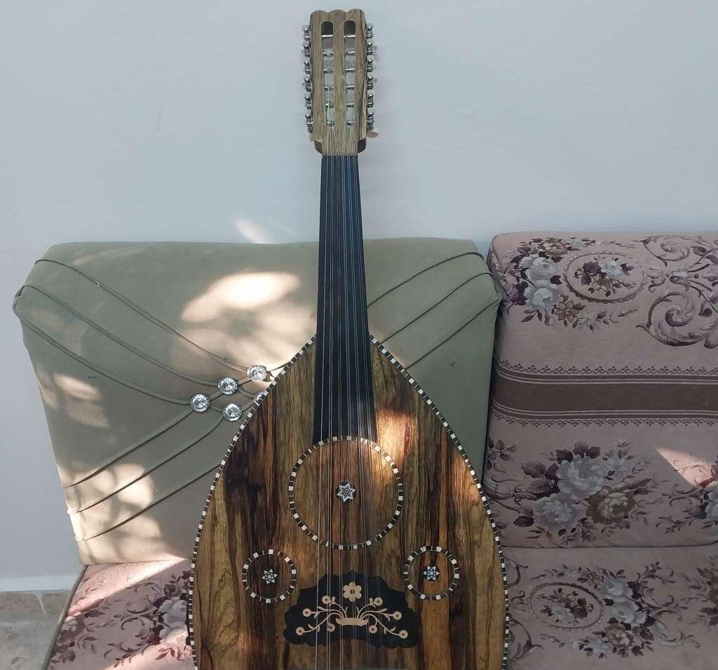 للبيع – عود