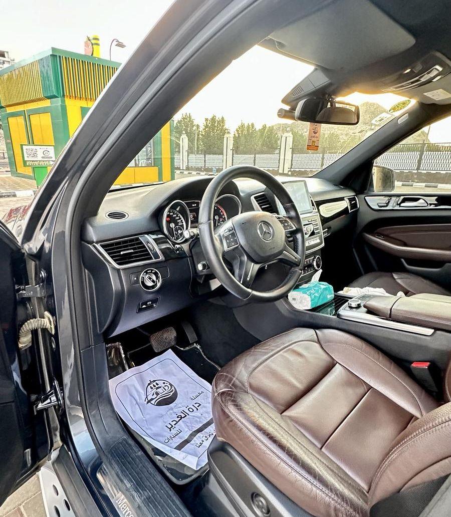 مرسيدس ML 500.