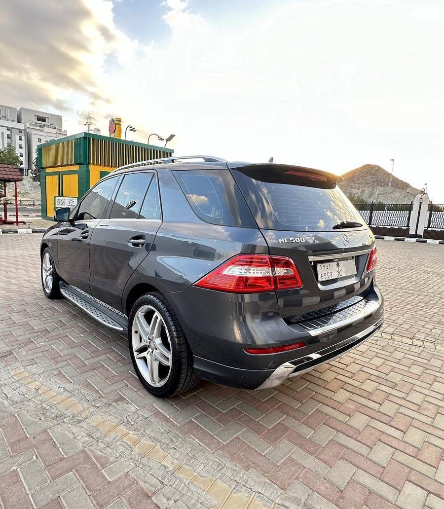 مرسيدس ML 500.