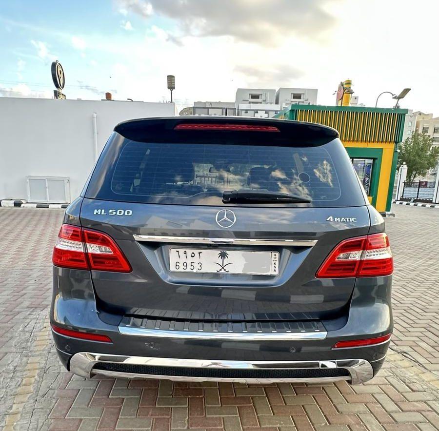 مرسيدس ML 500.