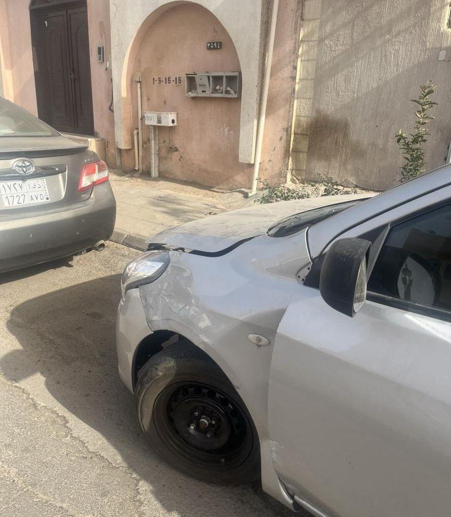 سيار لي البيع