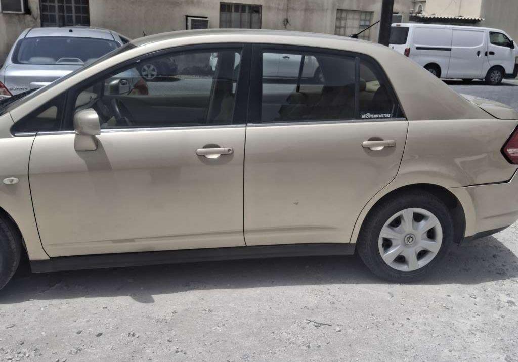2009 نيسان تيدا