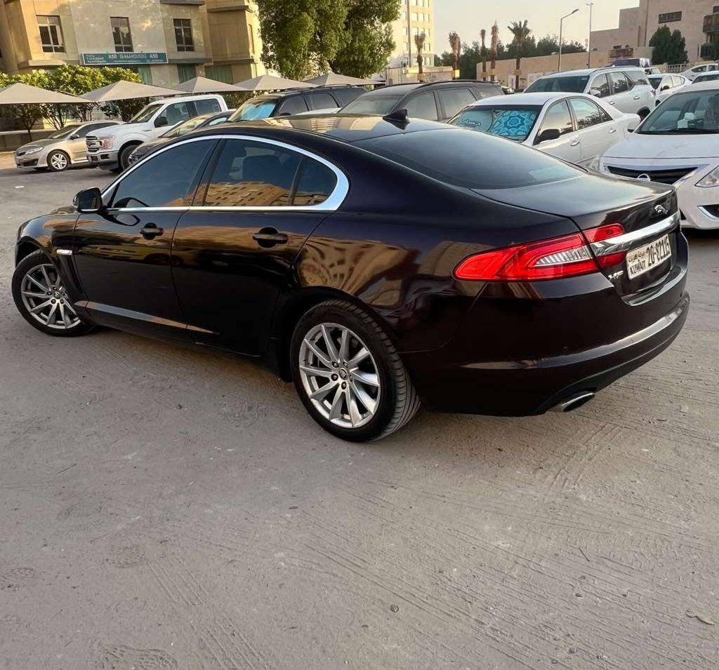 2013 جاكوار XF