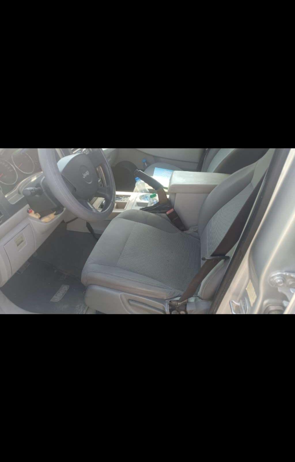 2008 جيب شيروكى