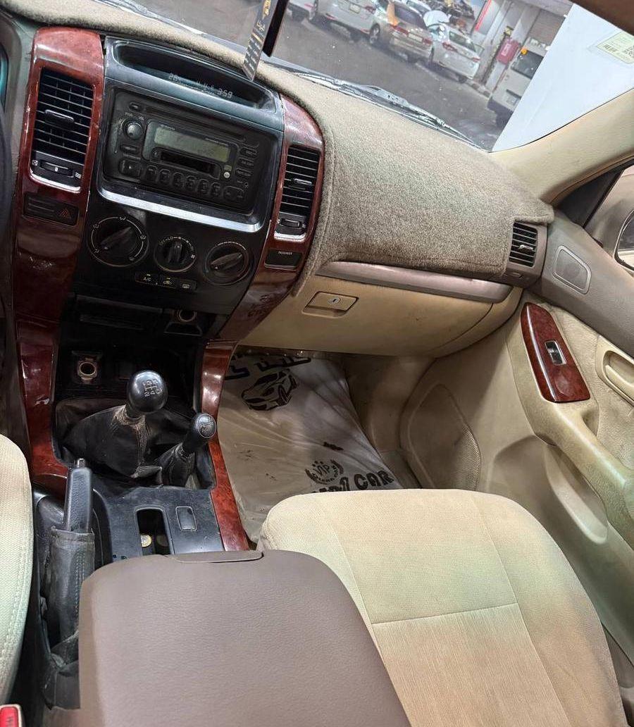 برادو 2004. البيع