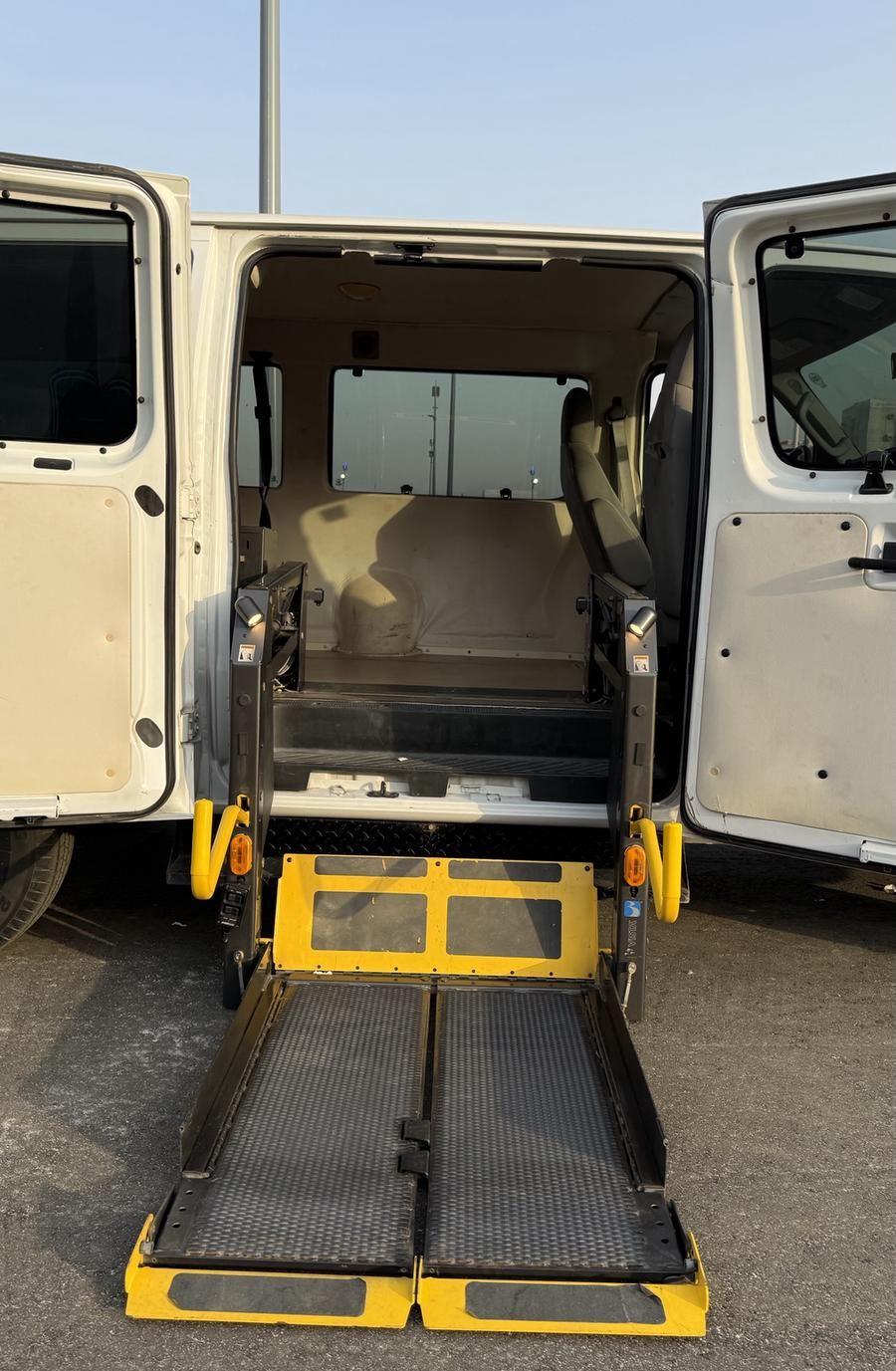 فورد E350 SUPER