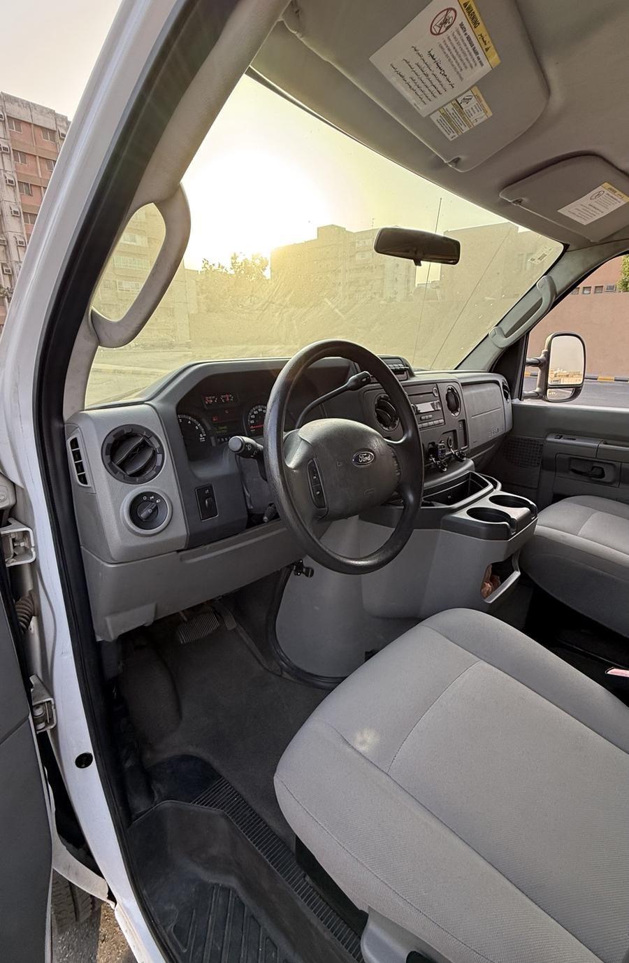 فورد E350 SUPER