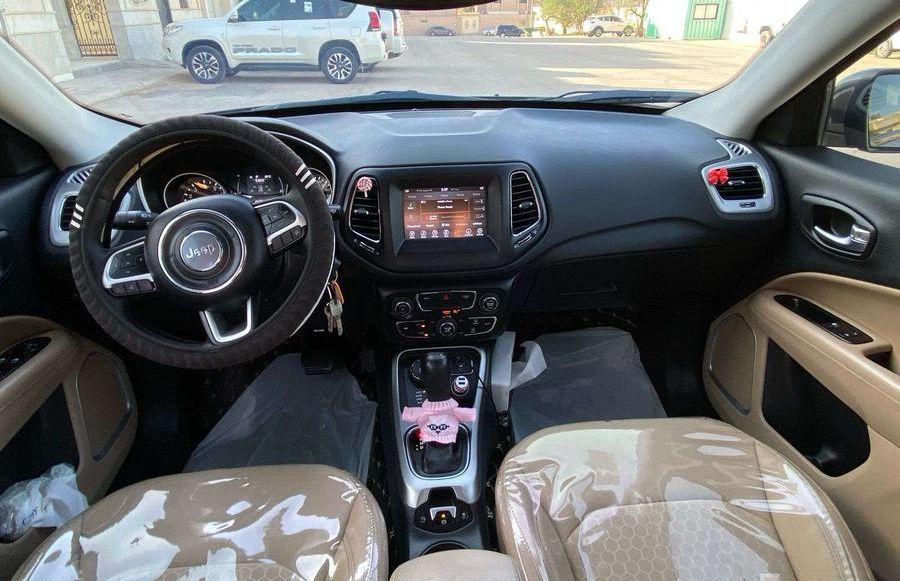 سيارة جيب كومباس