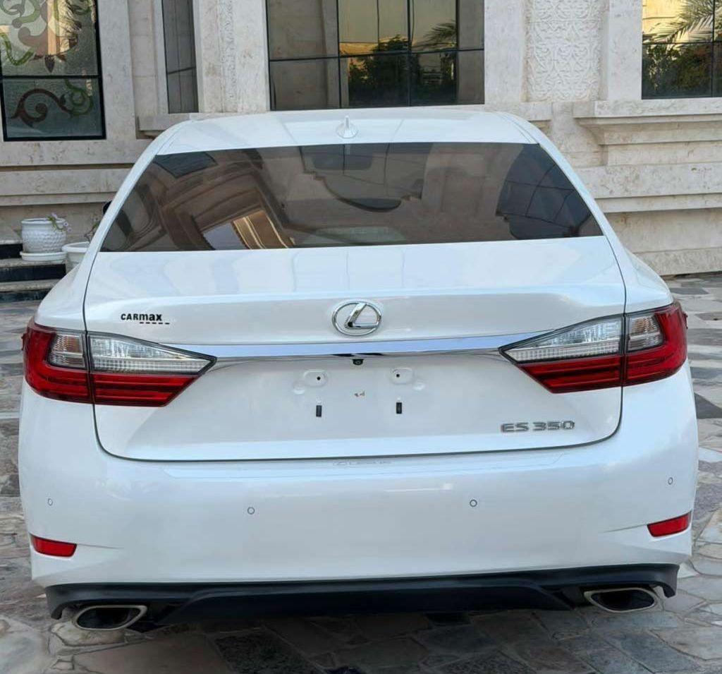 2017 لكزس ES