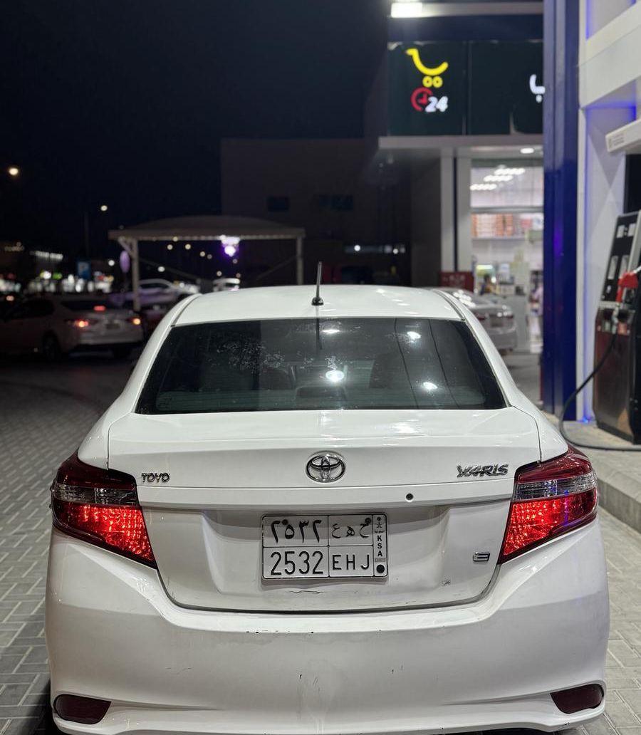 للبيع تيوتا يارس2016