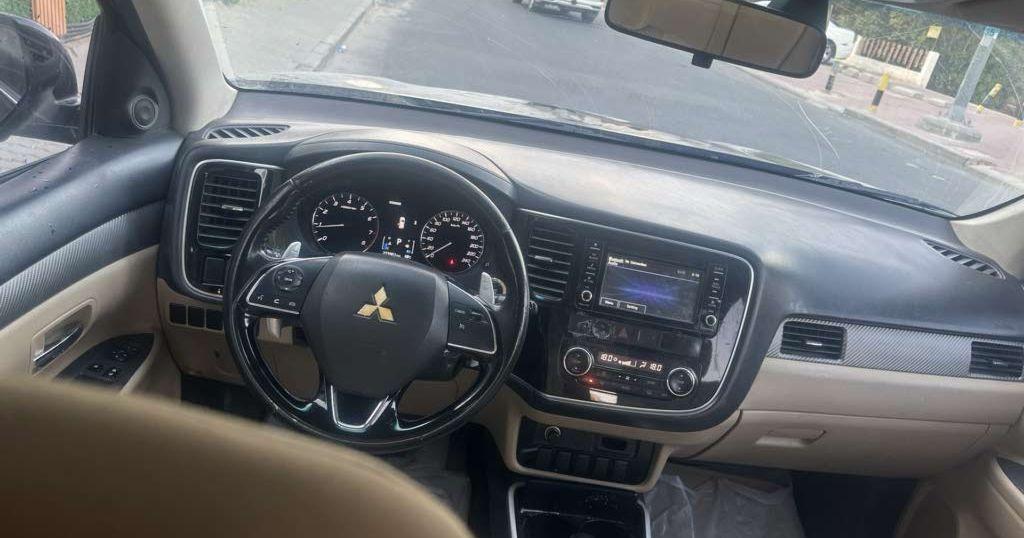 2017 ميتسوبيشي اوتلاندر