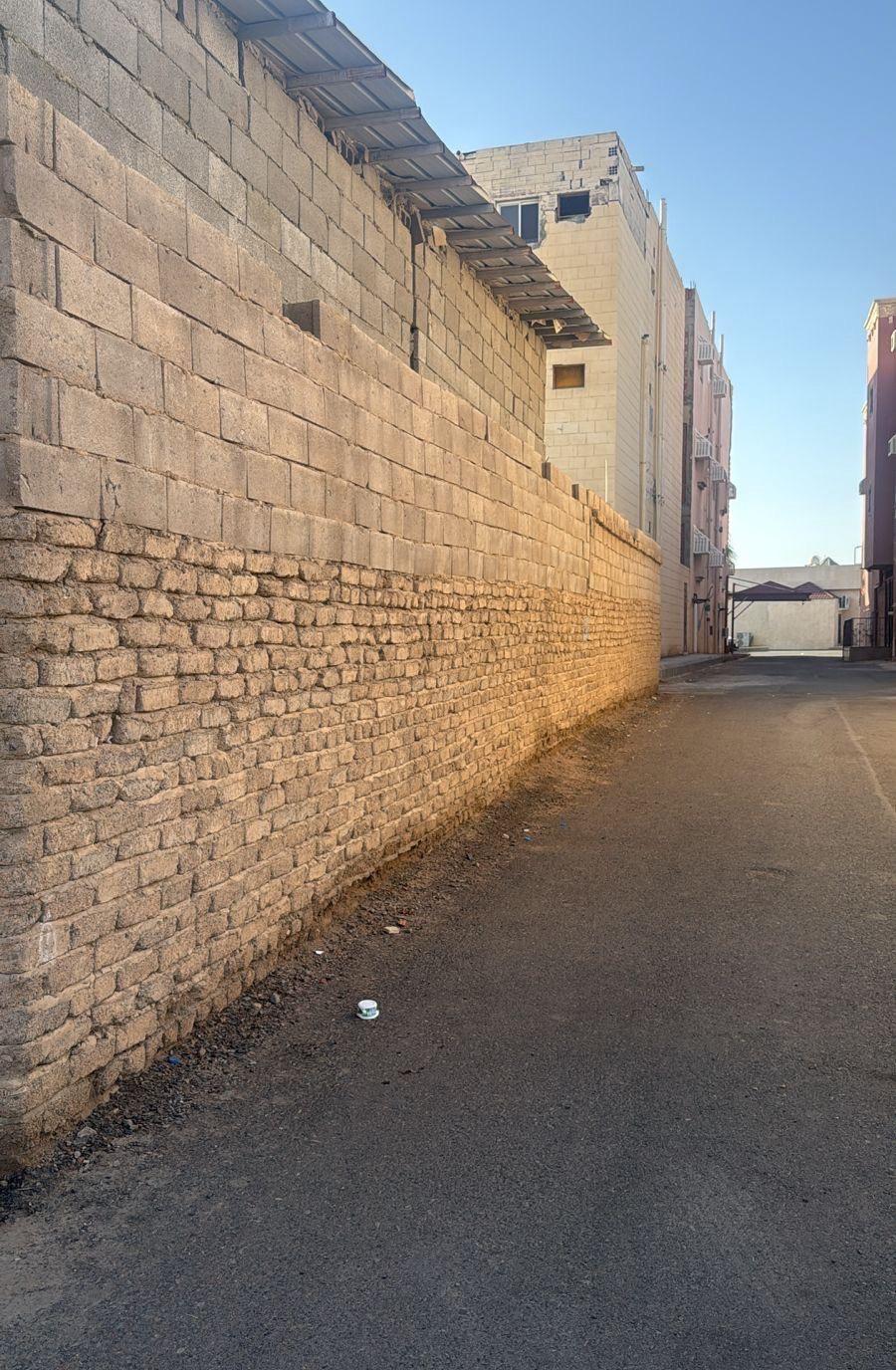 حوش مؤجر مستودع