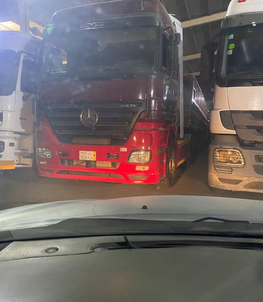راس  شاحنة