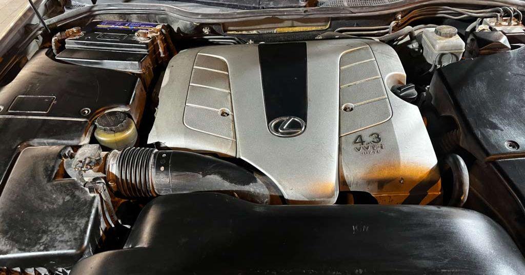 2002 لكزس LS