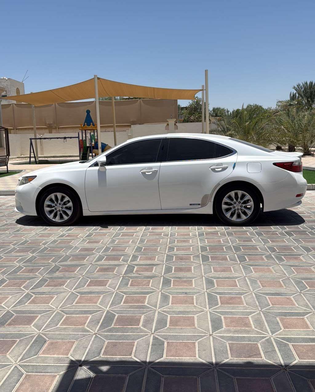 2013 لكزس ES