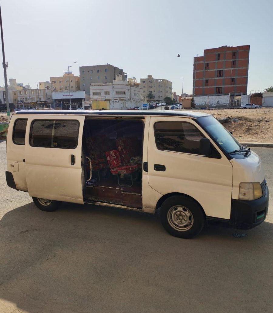 باص نيسان 2007
