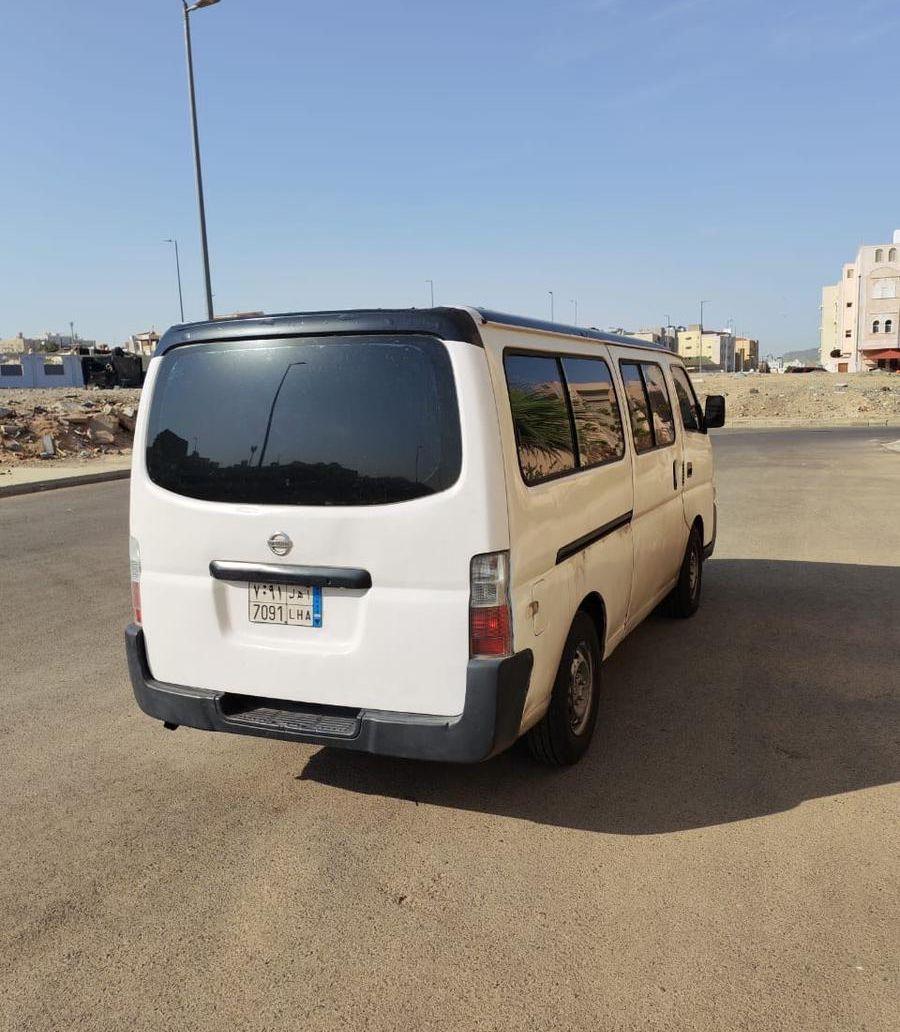 باص نيسان 2007