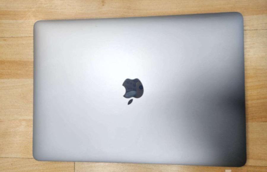 MacBook Pro i5