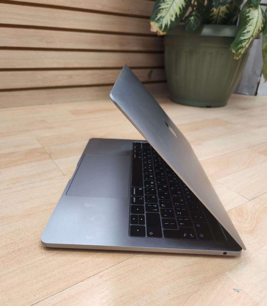 MacBook Pro i5
