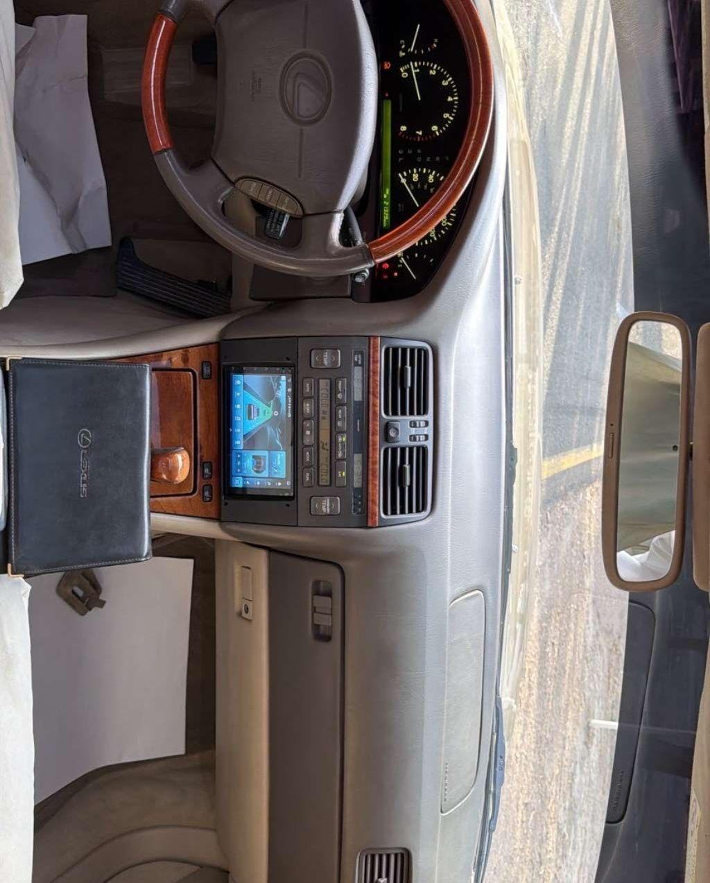 2000 لكزس LS