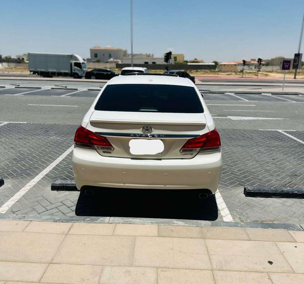 2011 تويوتا افالون