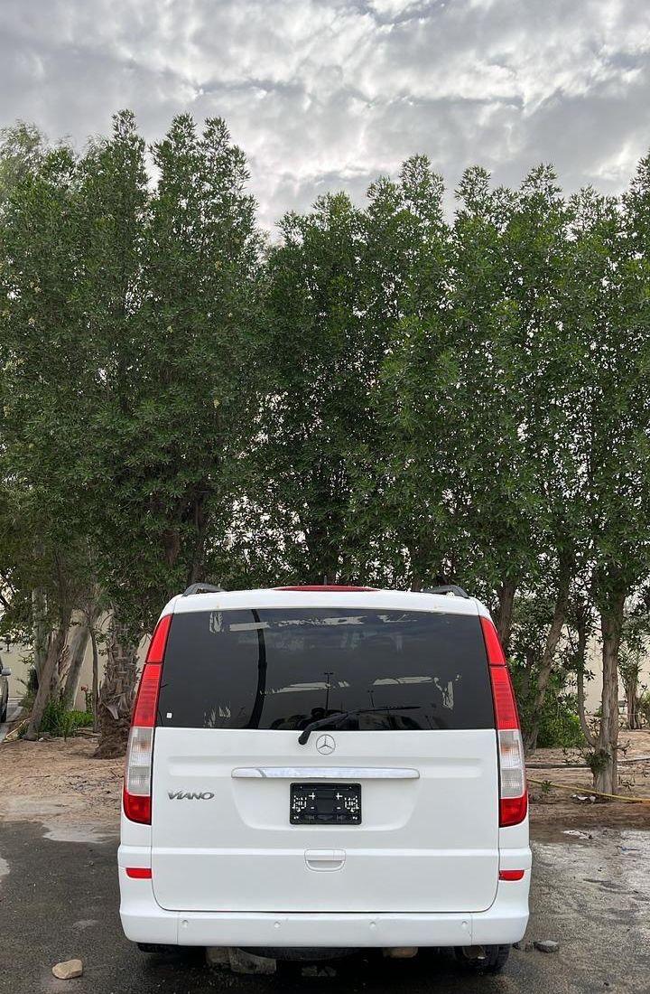 لكزس و مرسيدس