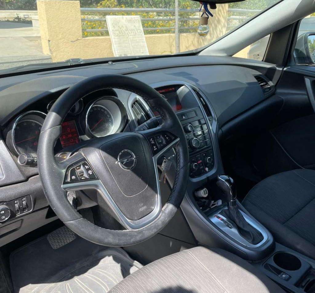 2021 أوبل استرا