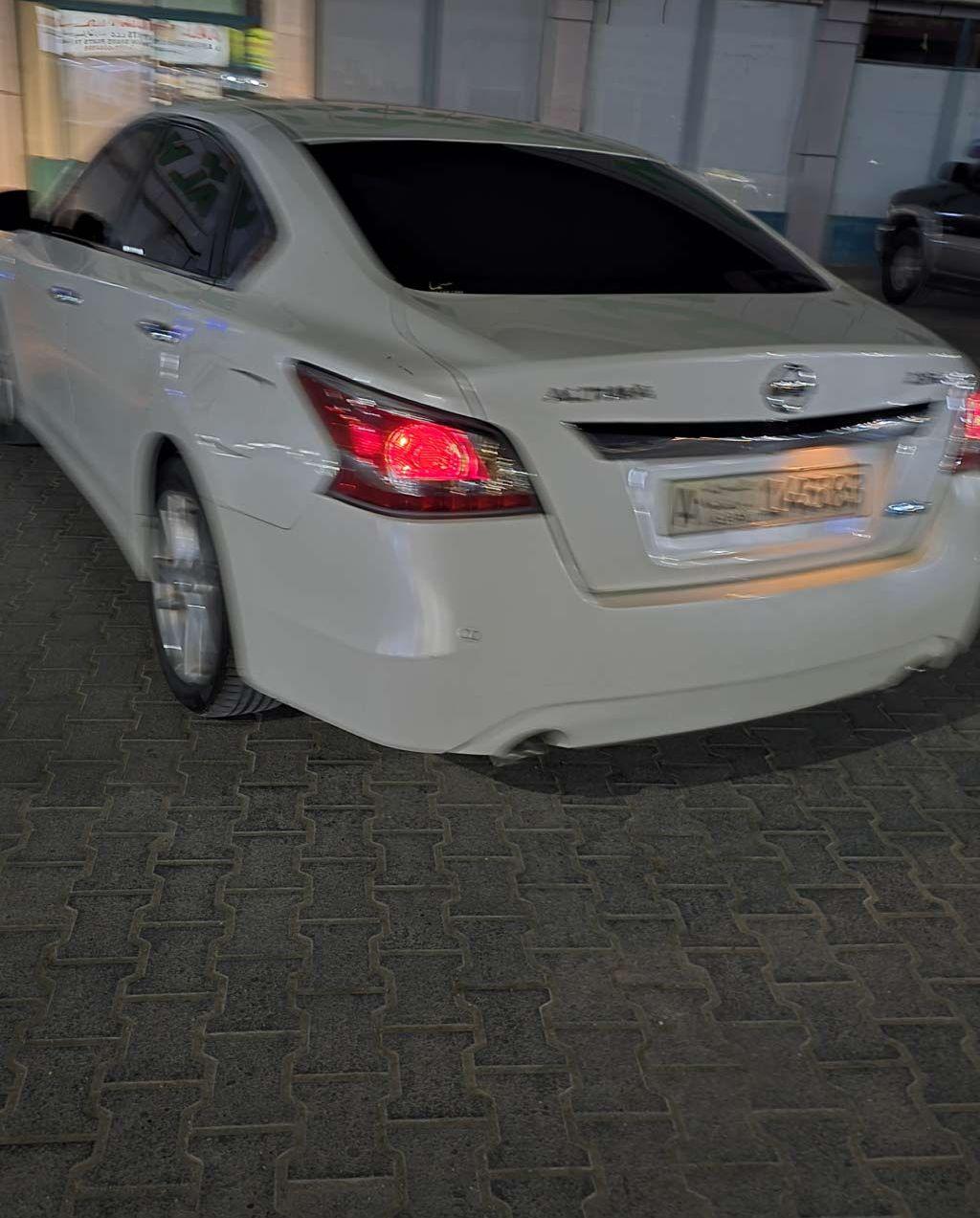 2014 نيسان التيما
