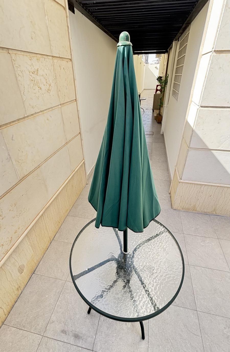 طاوله حوش او