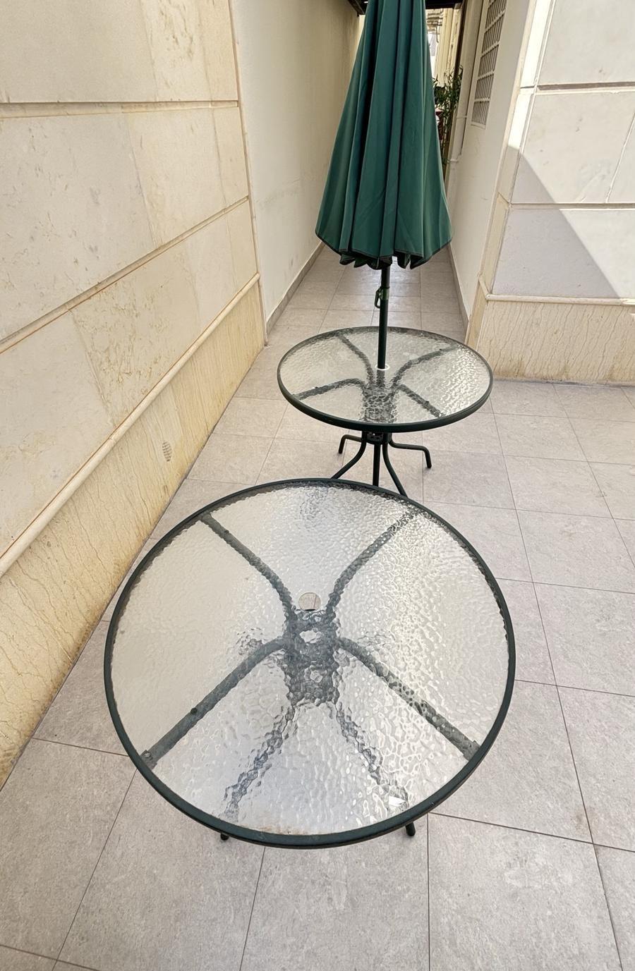 طاوله حوش او