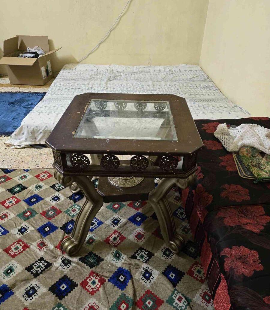 طاولة طعام أو