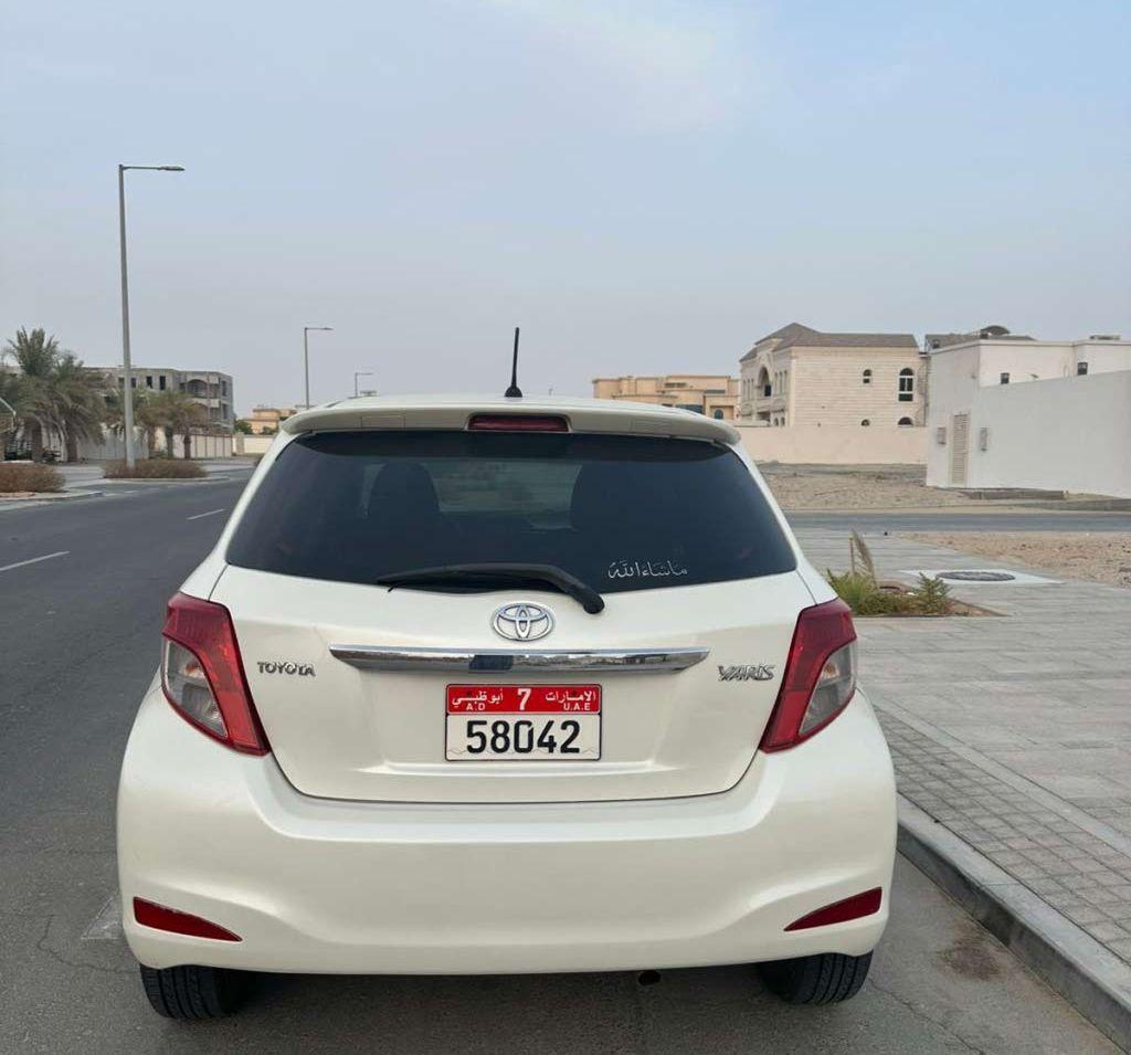 2012 تويوتا يارس